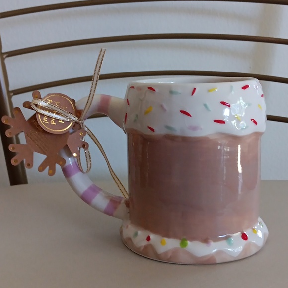 New!Viral Holly&Joy Gingerbread House Mug - Picture 3 of 5